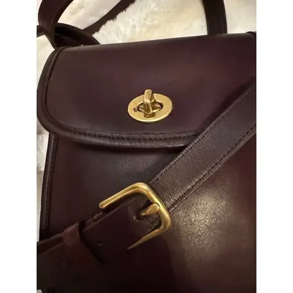 Coach Mahogany Sidepack Beautiful Condition - Picture 7 of 10